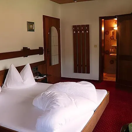 Bed & Breakfast Haus Birnbacher 3*